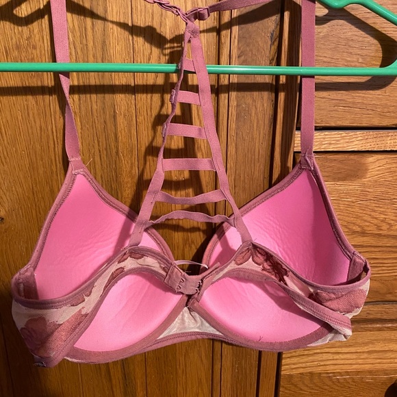 Pink Bra - Picture 2 of 3
